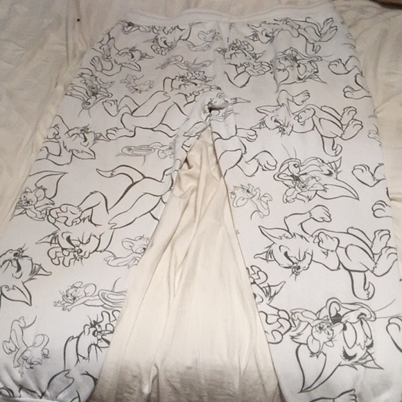 Tom and jerry exclusive joggers - Picture 2 of 3
